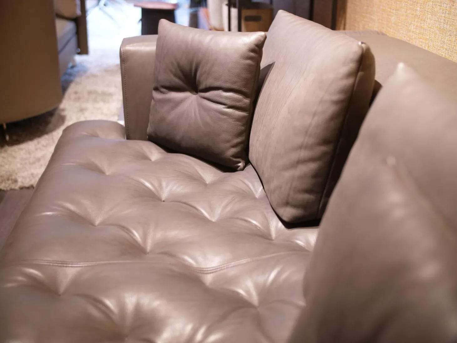 Sofa Dreisitzig DS-0040 Leder Espresso Braun Untergestell Hochglanz Verchromt Rückenpolster Hochklappbar