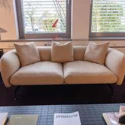 Sofa Echo Bezug Stoff Mica Melba Grau Gestell Metall Schwarz