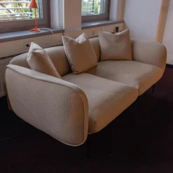 Sofa Echo Bezug Stoff Mica Melba Grau Gestell Metall Schwarz
