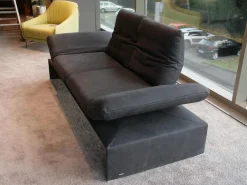 Sofa Harriet Leder A India Omega Schwarz Metallfuß Matt Satiniert