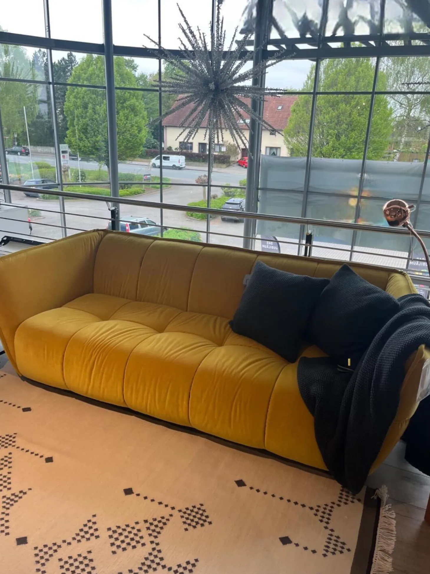 Sofa Hedda Stoff Velvet 16 Yellow Gelb Füße Kunststoff Schwarz