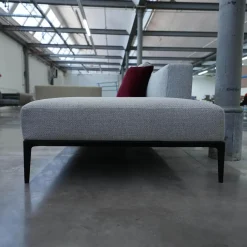 Sofa Jaan Living 783 Bezug Stoff Carré 7823 Moonlight Grau Gestell Aluminium Matt Pulverbeschichtet Schwarz