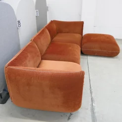 Sofa Jalis 21 Stoff 9072 Kürbis Orange Rot Nahtband 5091 Mittelgrau