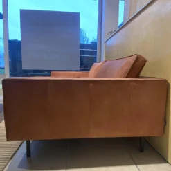 Sofa L Buster XL Leder B Desert Tobacco 17537 Braun Metallfuß Schwarz Pulverbeschichtet