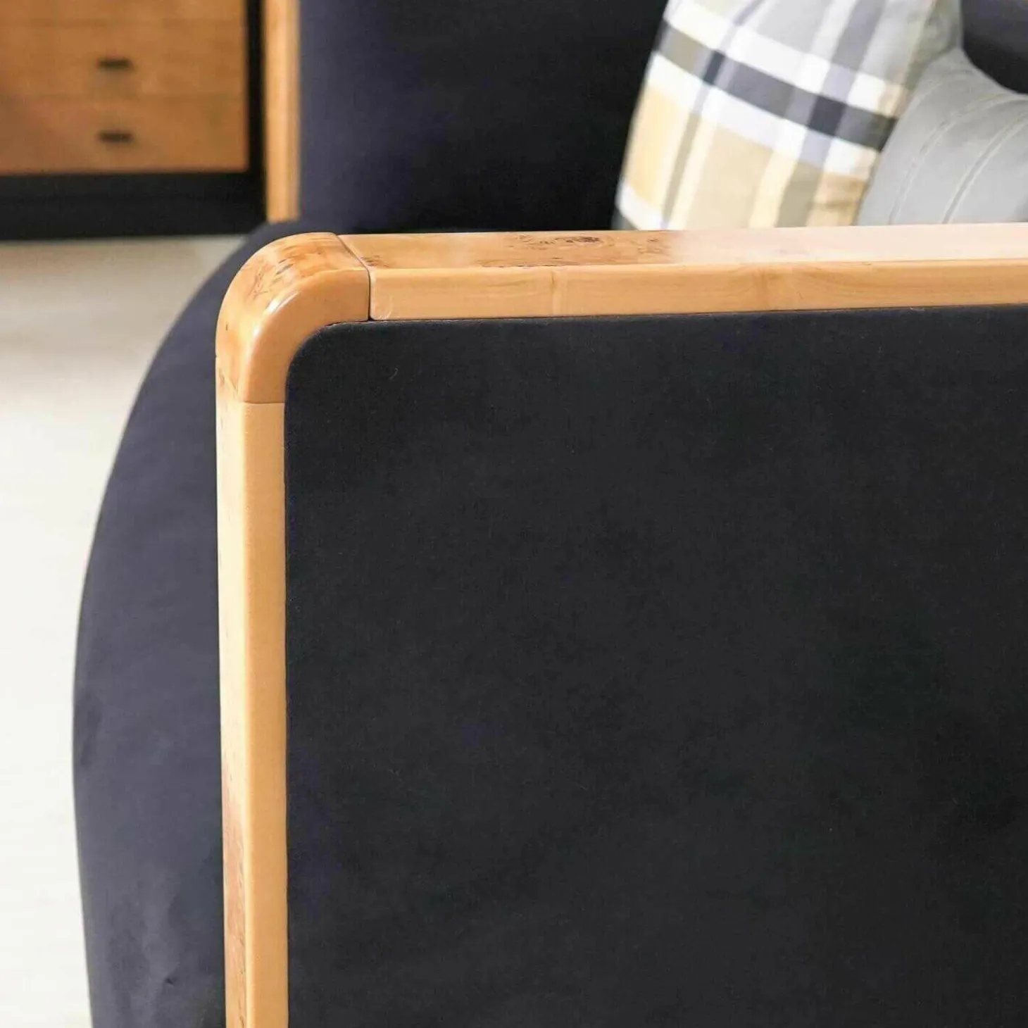 Sofa La Difference Stoff Alcantara Schwarz Mit 2 Kissen