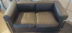 Sofa LC2 2C Leder X Scozia Gruppe 13X606 Grafite Schwarz Gestell Verchromt