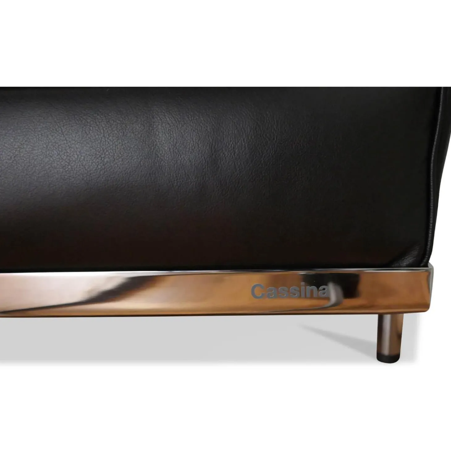 Sofa LC2 Dreisitzer Leder Scozia 13X606 Grafite Schwarz Gestell Verchromt