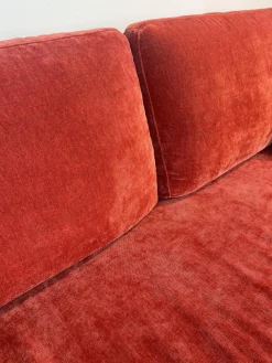 Sofa Lenni Style Stoff Wildflower 9 Raspberry Pink Rot Füße Metall Schwarz