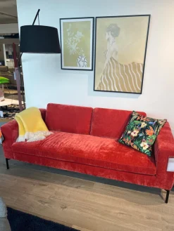 Sofa Lenni Style Stoff Wildflower 9 Raspberry Pink Rot Füße Metall Schwarz