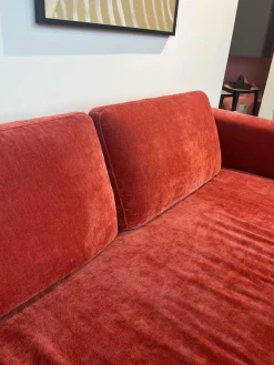 Sofa Lenni Style Stoff Wildflower 9 Raspberry Pink Rot Füße Metall Schwarz
