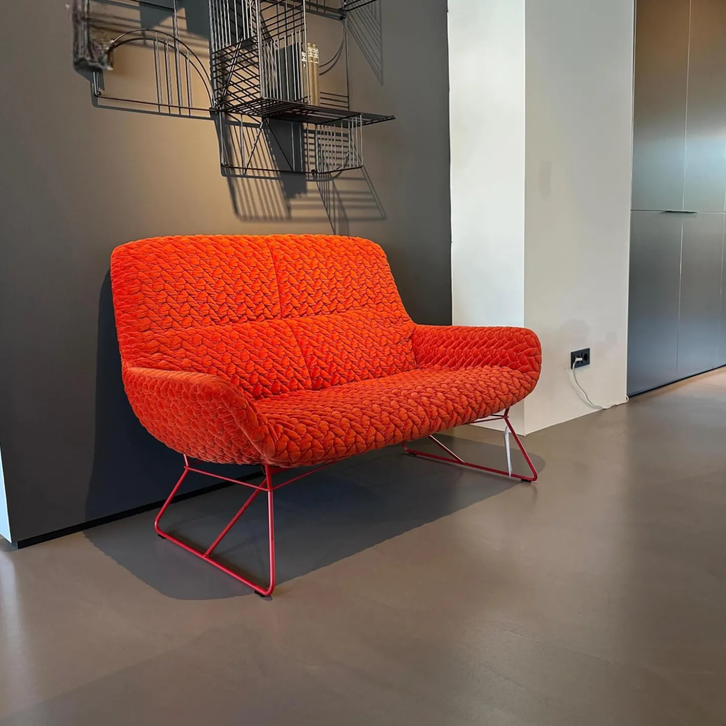 Sofa Leya Lounch Couch Stoff Velours Tresse Sunset 17229 6 Rot Orange Gestell RAL 3000 Feuerrot Rot
