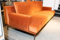 Sofa Liam 9LI204 Stoff Koala 129 C Orange Fuß B Lack Bronze 0PM18