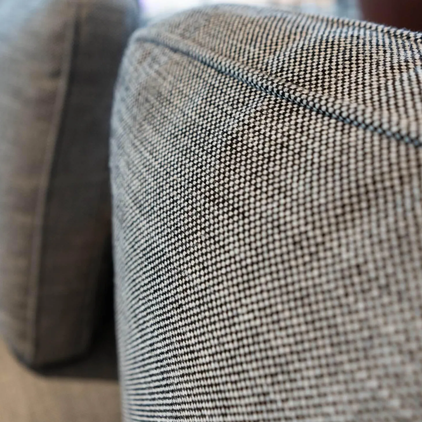 Sofa Liv Stoff 18 100 Grau Gestell Verkehrsschwarz Mit Rückenkissen Ruk 535 84 Stoff Grau