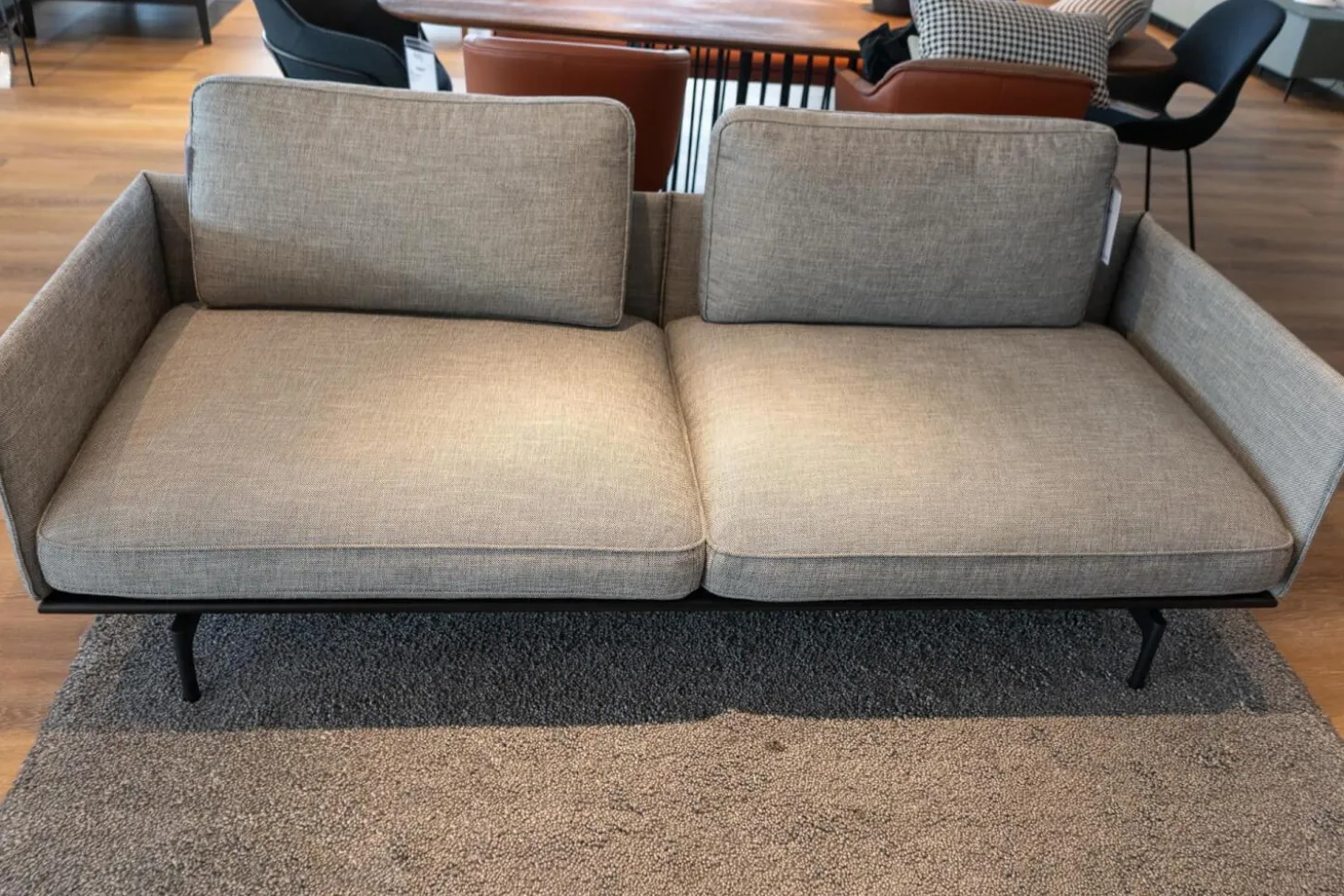 Sofa Liv Stoff 18 100 Grau Gestell Verkehrsschwarz Mit Rückenkissen Ruk 535 84 Stoff Grau
