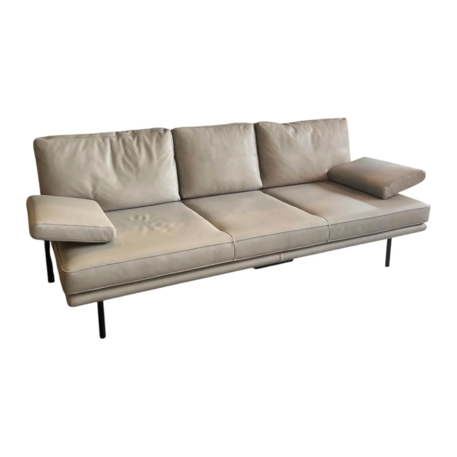 Sofa Living Platform 400 30 FLFR Leder Lima Stone Grey Grau Beige Gestell Stahl Schwarz Matt Pulverbeschichtet