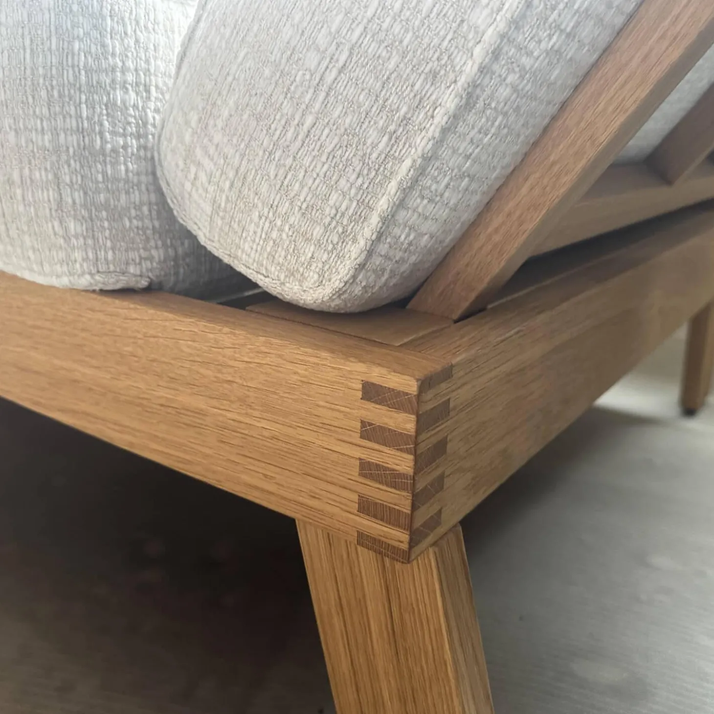 Sofa Lofoten Pure Stoff 5277 42 Beige Untergestell Eiche Natur Mit Klappbaren Armlehnen