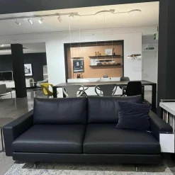 Sofa Luis Leder Rancho Saphir Schwarz Flachstahlfuß Chromfarben Inklusive 2 Rückenkissen Ohne Dekokissen