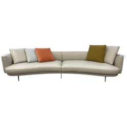 Sofa Maaru 850 Leder Elen 1218 Cosy Grey Beige Gestell Bronze Schwarz Matt Pulverbeschichtet Mit 5 Kissen