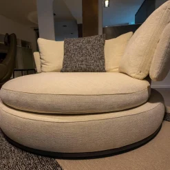 Sofa Maxalto Amoenus Stoft Stoff Lou Bastfarben 2613102 Beige Sockel Graphit mit Teppich