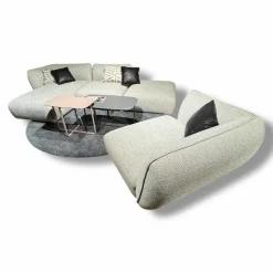 Sofa Mia Stoff Sahco Safire 0004 Hellgrau mit 5 Kissen