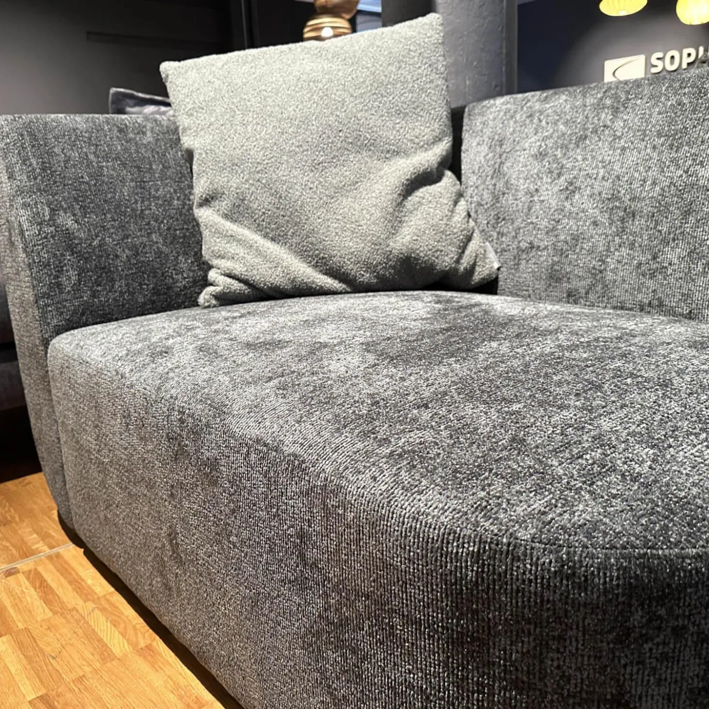 Sofa Motu 3 Teilig Bezug Stoff Genesis 12 Winter Moss Grün Füße Holz Dunkelbraun Inklusive Tischplatte