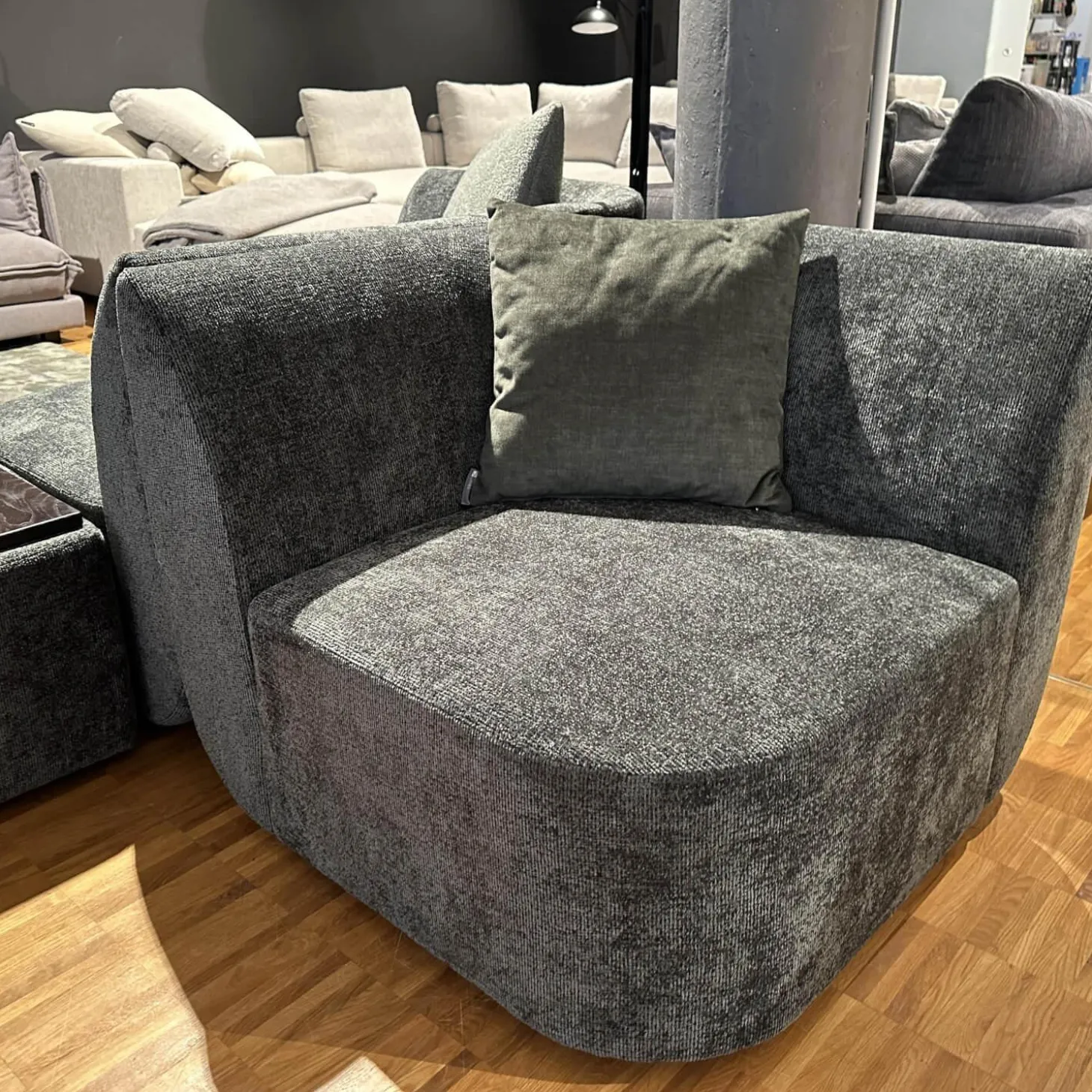 Sofa Motu 3 Teilig Bezug Stoff Genesis 12 Winter Moss Grün Füße Holz Dunkelbraun Inklusive Tischplatte