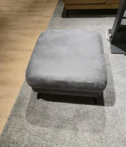 Sofa MR 300 Stoff Savanna Grey Grau Metallkufe 447 Schwarz Matt Inklusive Kopfteilverstellung Und Hocker