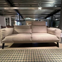 Sofa MR6045E Bezug Stoff Jab 12071 Beige Grau Füße Stahl Lackiert Schwarz Inklusive Einem Lendenkissen Und Einer Kopfstütze