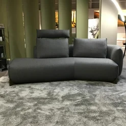 Sofa Naila Stoff 24919 Varese 19 Taupe Eichenfüße Matt mit Hocker