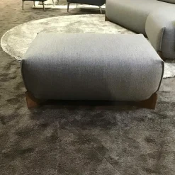 Sofa Naila Stoff 24919 Varese 19 Taupe Eichenfüße Matt mit Hocker