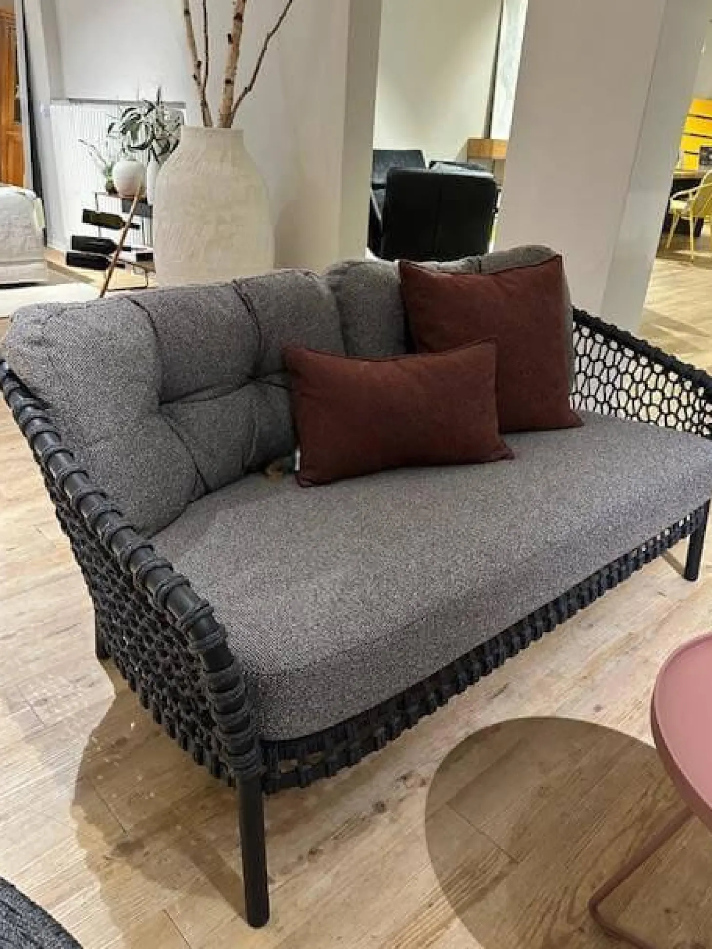 Sofa Ocean Large Polsterbezug Stoff Dark Grey Grau Gestell Aluminium Dark Grey Und Soft Rope Dark Grey Grau Inklusive Kissen