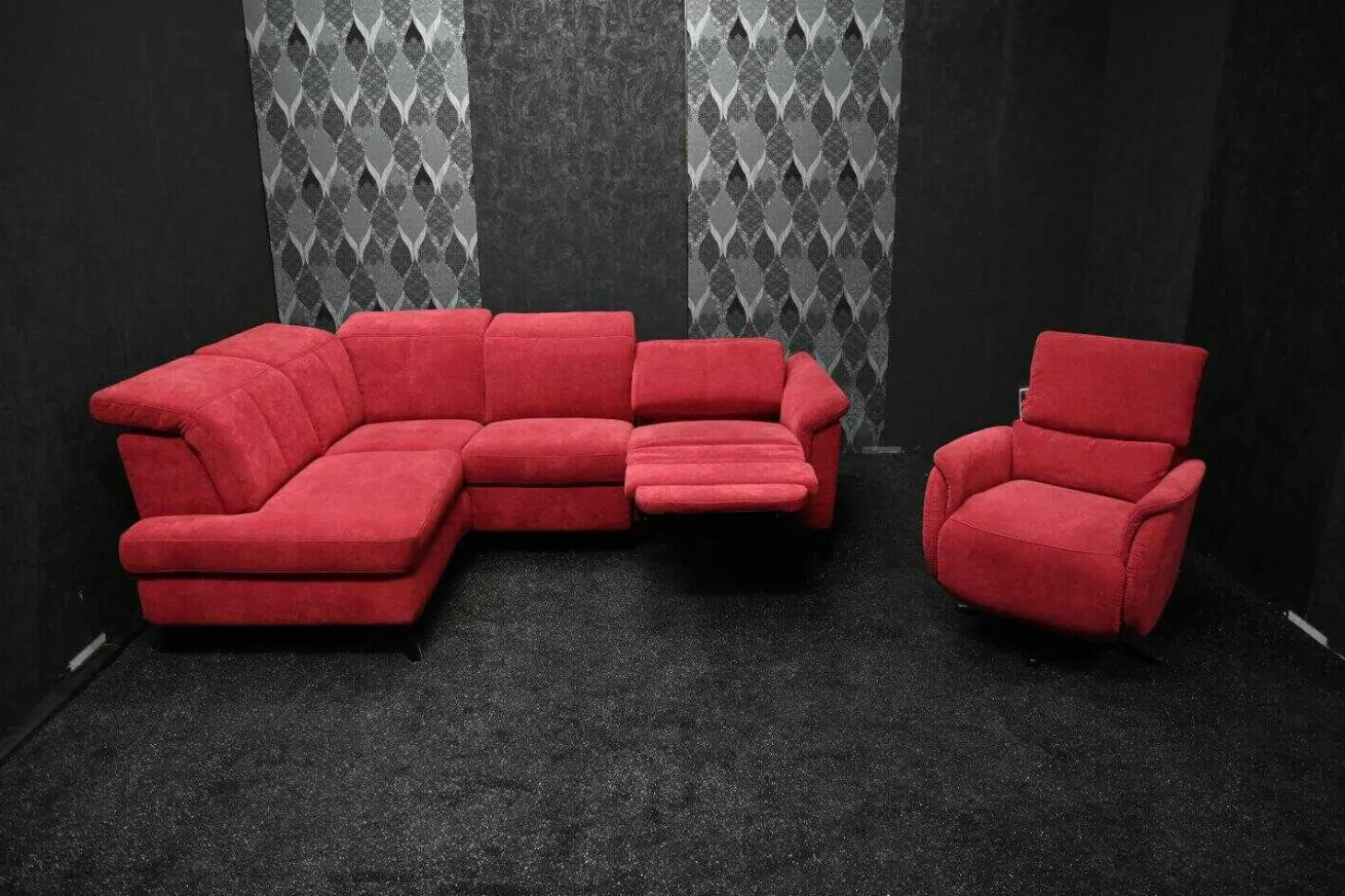 Sofa Odeon Stoff Carlos Bordeaux B 2 mit Elektrischer Relaxfunktion und Bettkasten