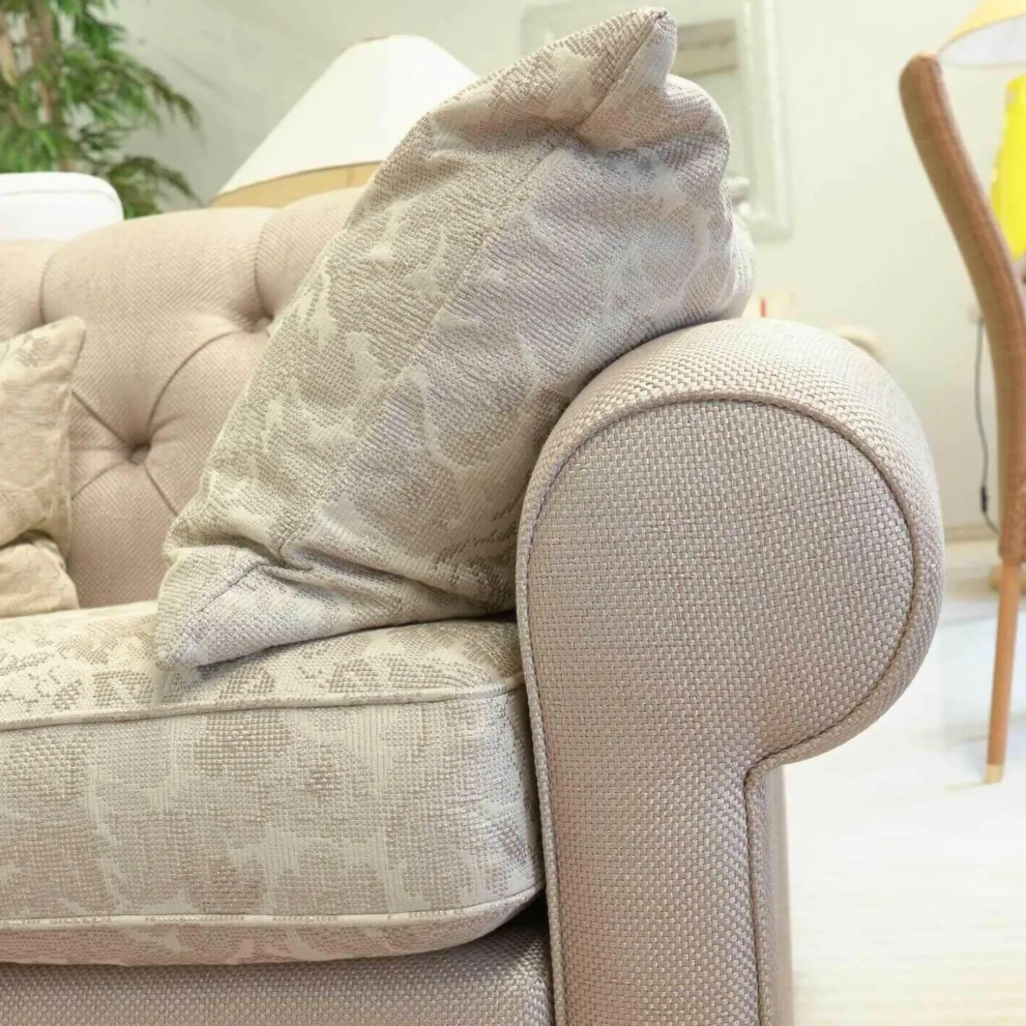 Sofa Passion Mit Heftung Musterstoff A 105 Mit 3 Kissen Grau