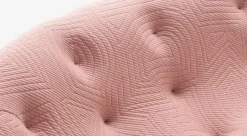 Sofa Ploum 2 Sitzer Hochlehner Stoff Appa FR Poncho Rosa Gestell Stahl Füße Bezogen