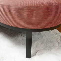 Sofa Polo Cocktail Stoff JAB Silas 1030 064 Rosa Gestell Esche Schwarz Gebeizt Mit Hocker