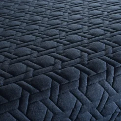 Sofa Polo Living Stoff Chivasso Cape Town CH2998 083 Mittelblau Füße Nussbaum