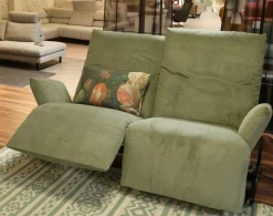 Sofa Rockfrog 0821 Stoff Manchester Jade Grün Untergestell Metall Schwarz mit motorischer Verstellfunktion