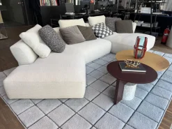 Sofa Sengu Bold Stoff Look Corda Grau Weiß ohne Dekokissen