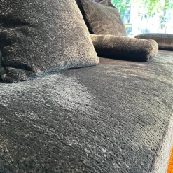 Sofa Sherazade Stoff T Soft Nest 8210 Dunkelgrau Füße Kunststoff Schwarz