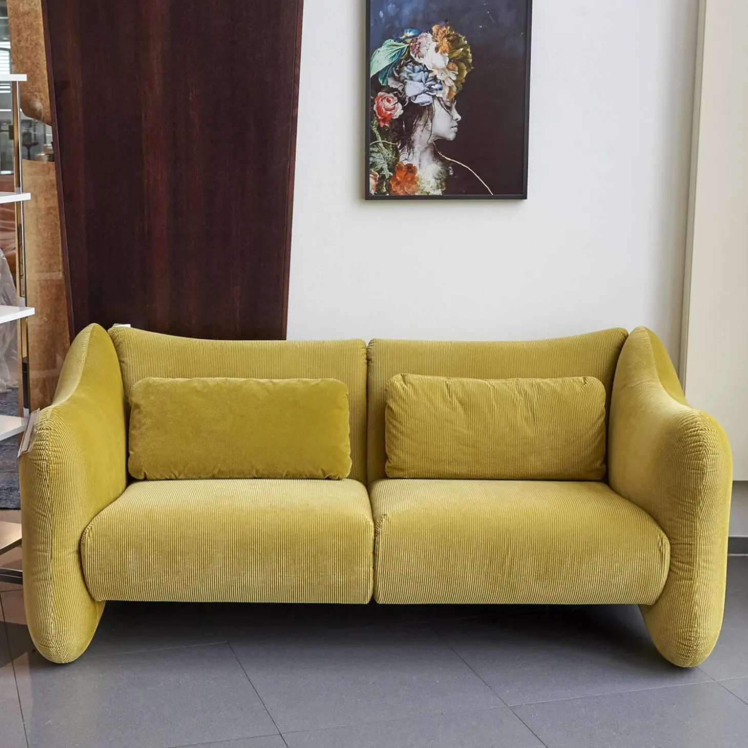 Sofa 2-Sitzer Bongo Bay Stoff 4490 Farbe 75 Gelb Inklusive 2 Kissen