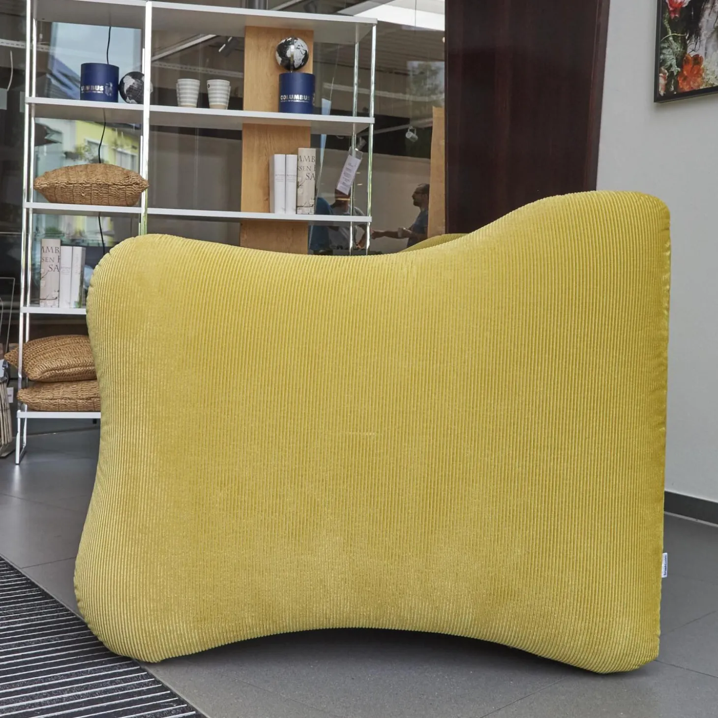 Sofa 2-Sitzer Bongo Bay Stoff 4490 Farbe 75 Gelb Inklusive 2 Kissen