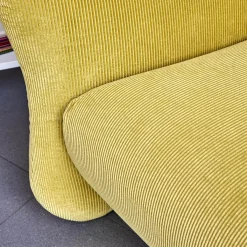 Sofa 2-Sitzer Bongo Bay Stoff 4490 Farbe 75 Gelb Inklusive 2 Kissen