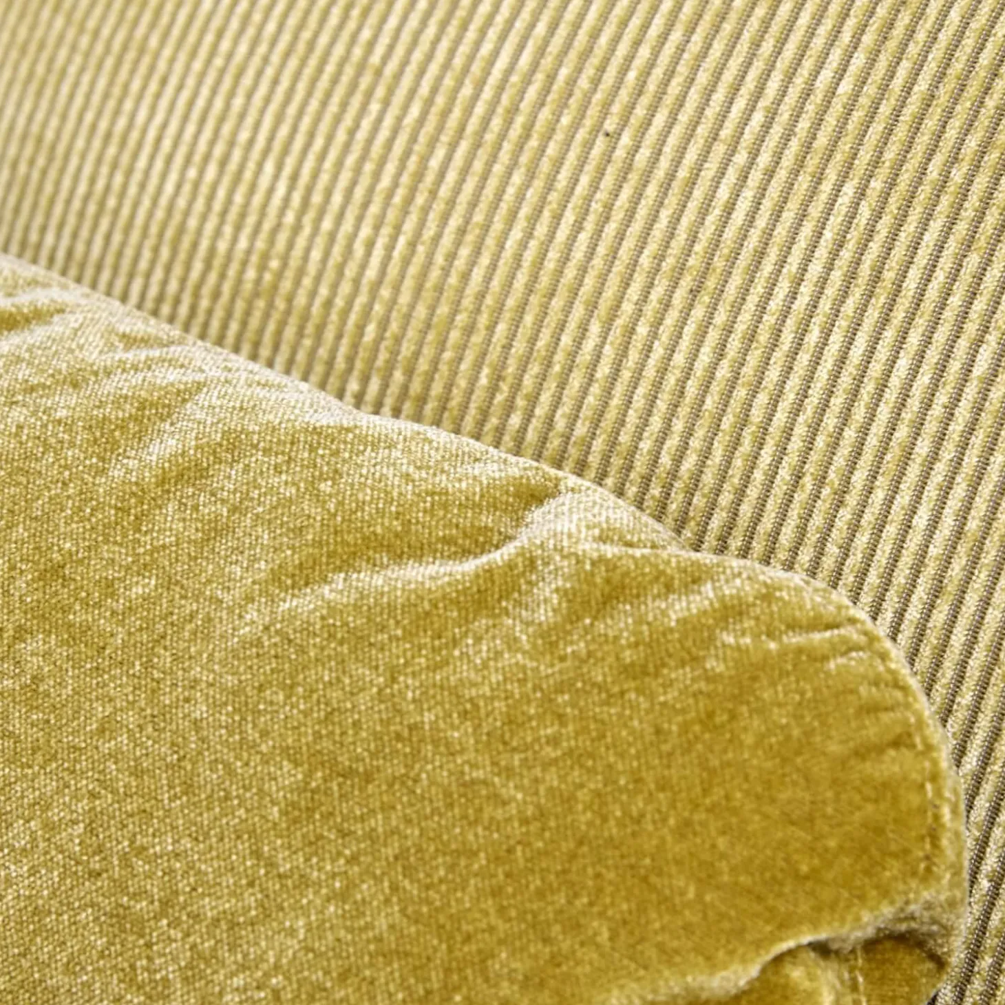 Sofa 2-Sitzer Bongo Bay Stoff 4490 Farbe 75 Gelb Inklusive 2 Kissen