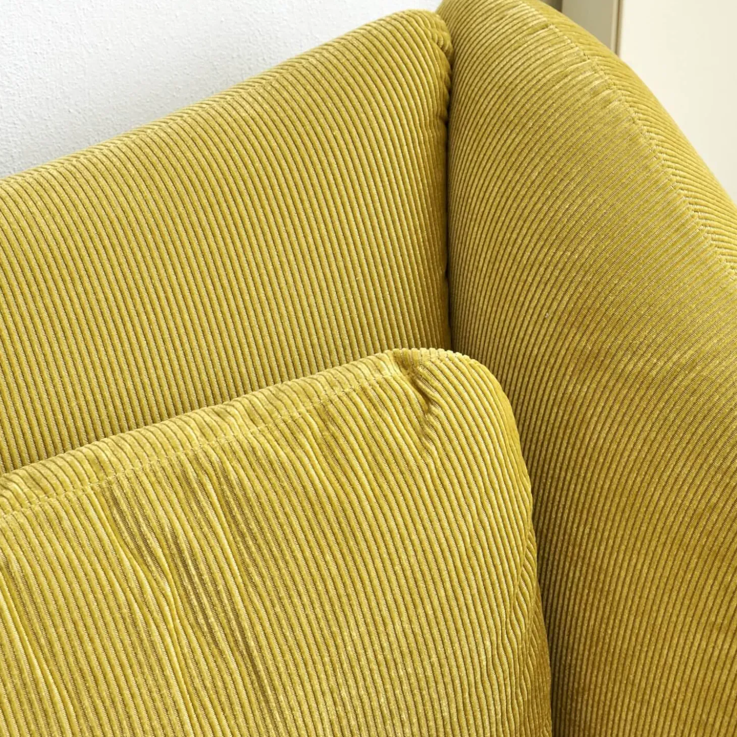 Sofa 2-Sitzer Bongo Bay Stoff 4490 Farbe 75 Gelb Inklusive 2 Kissen