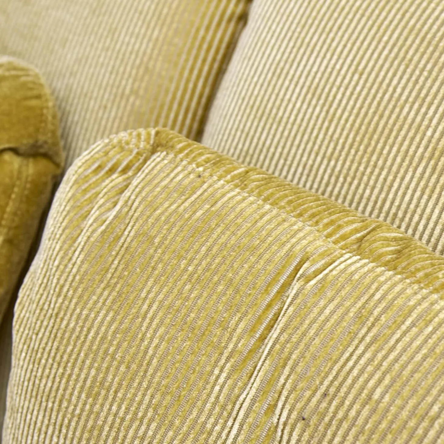 Sofa 2-Sitzer Bongo Bay Stoff 4490 Farbe 75 Gelb Inklusive 2 Kissen