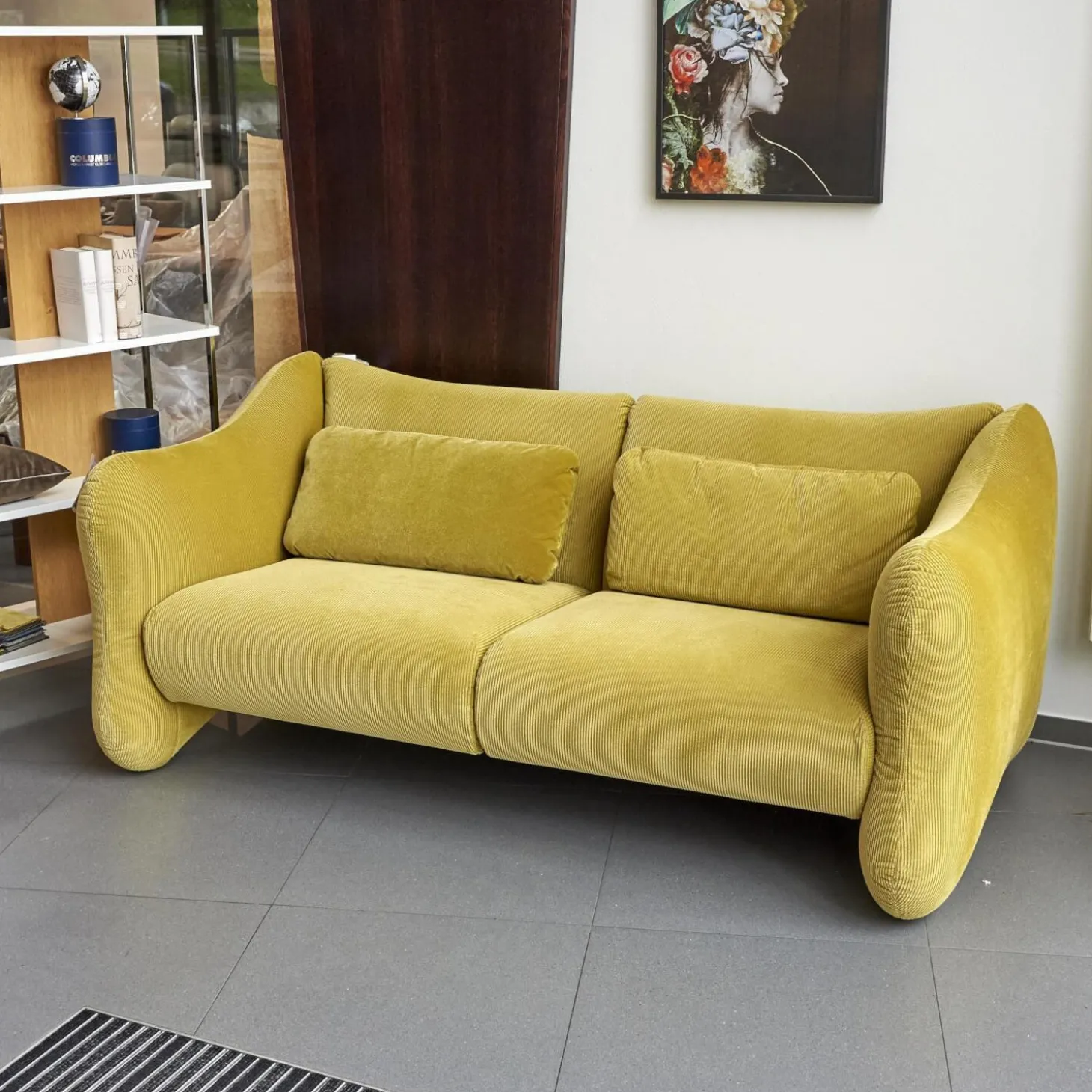 Sofa 2-Sitzer Bongo Bay Stoff 4490 Farbe 75 Gelb Inklusive 2 Kissen