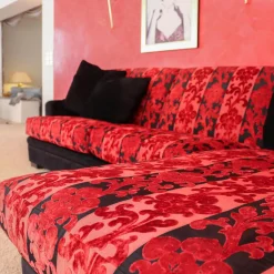 Sofa 2,5-Sitzig Merkur Sonderstoff Jab Anstotz Rot Schwarz Füße Schwarz Lackiert