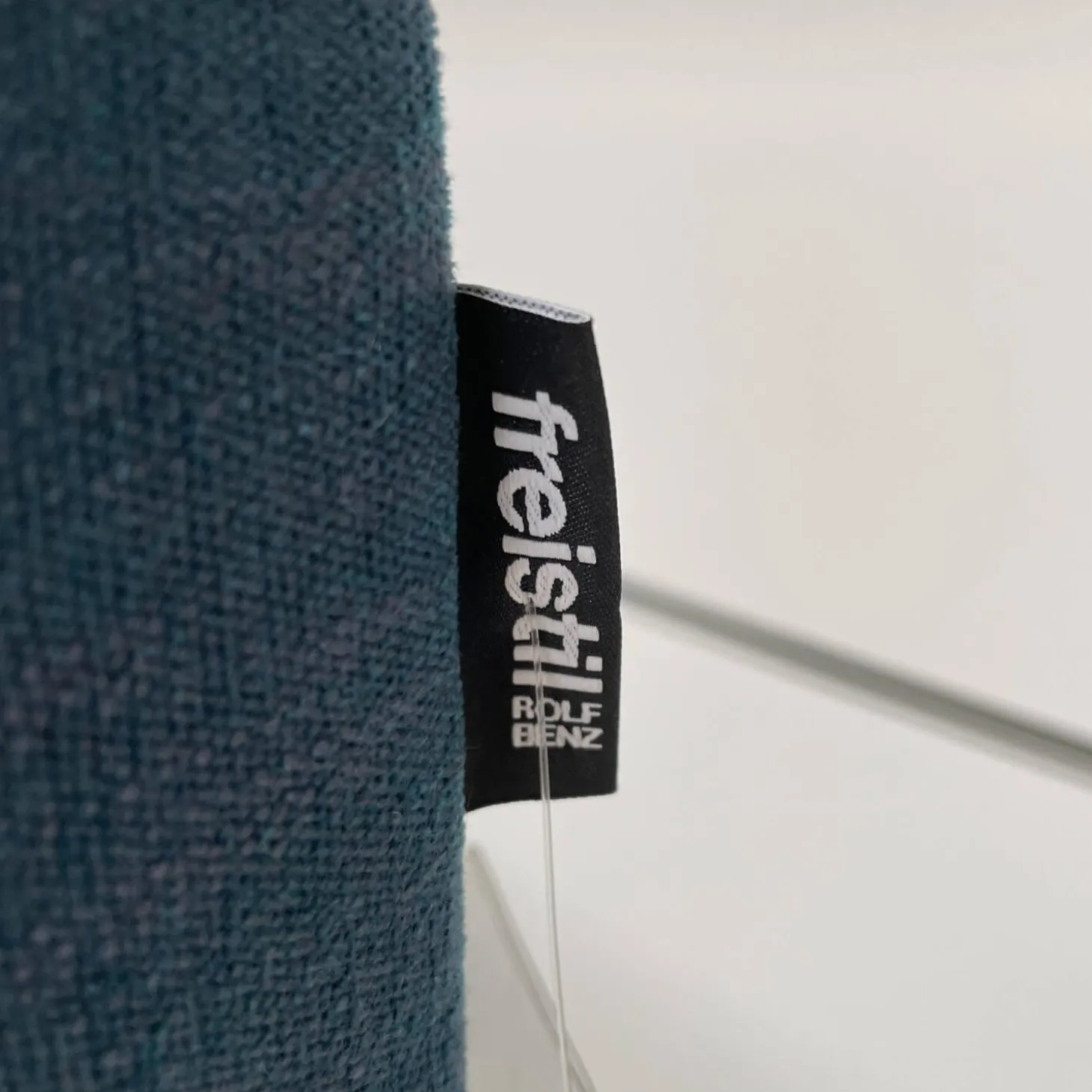 Sofa Sob 133/202 Stoff 4097 Grünblau Stahlfuß Massiv Schwarz