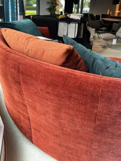 Sofa Sofia Stoff Smoothie Rostbraun 15 28 Füße Metall Schwarz Pulverbeschichtet