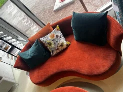 Sofa Sofia Stoff Smoothie Rostbraun 15 28 Füße Metall Schwarz Pulverbeschichtet